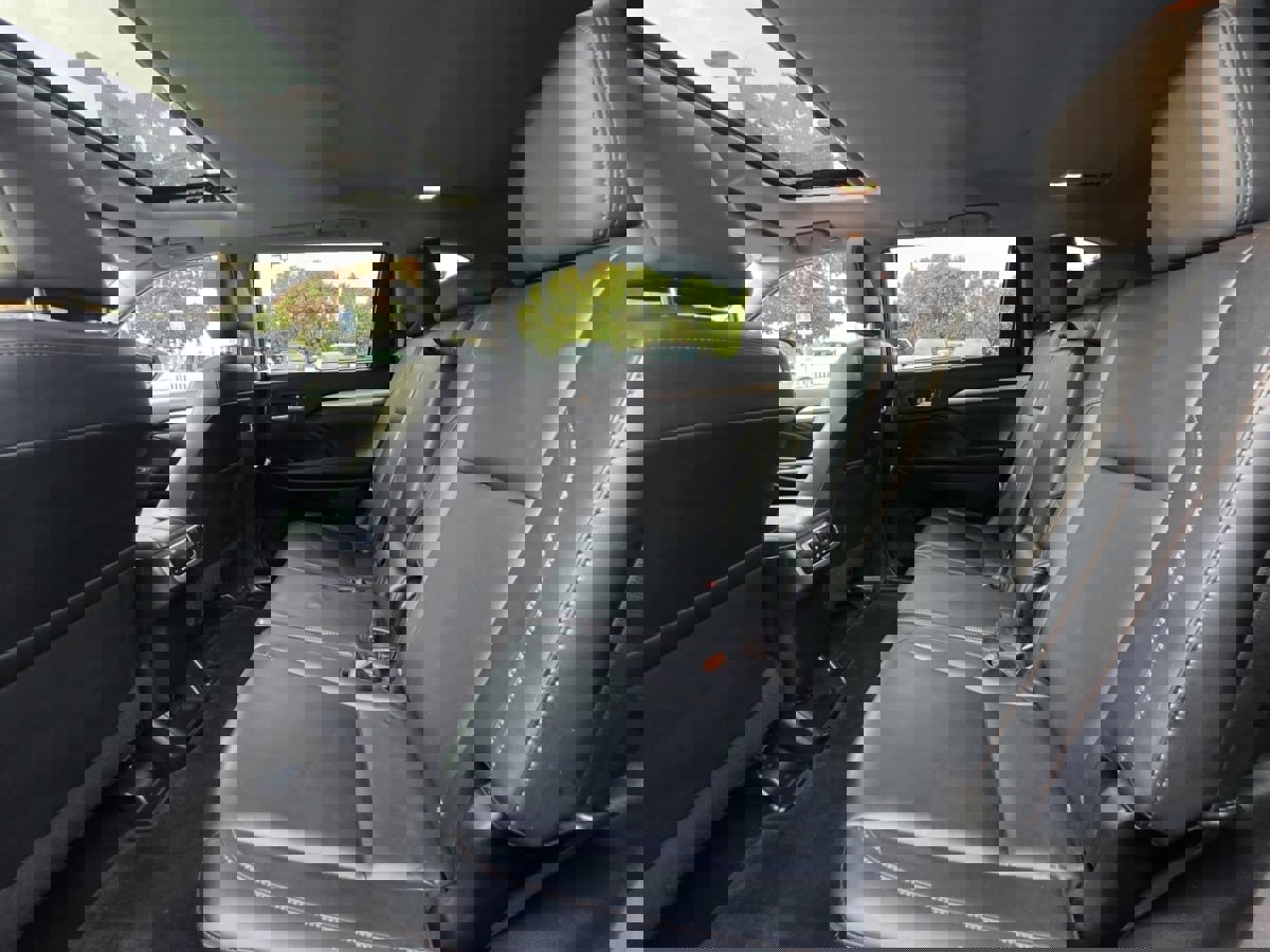 Used 2015 Toyota Highlander XLE image 9