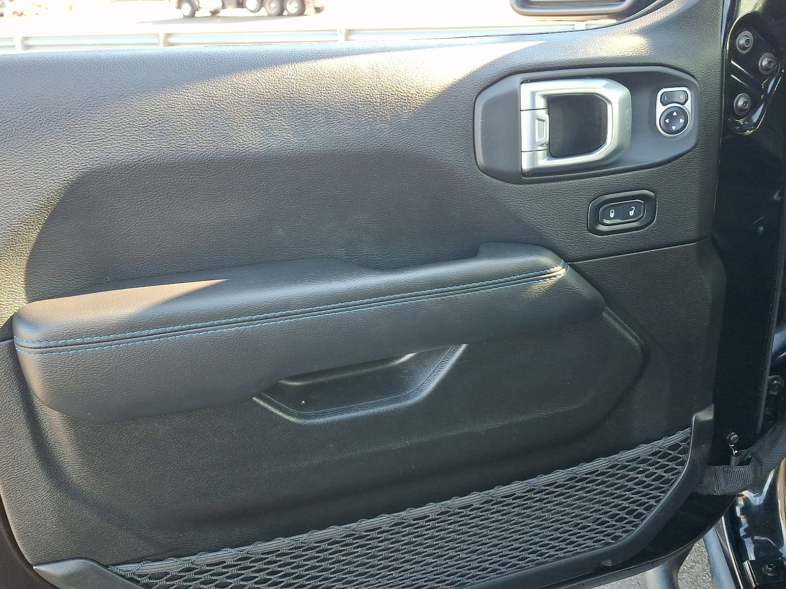 Used 2023 Jeep Wrangler Unlimited Rubicon 4xe w/ Cold Weather Group image 12