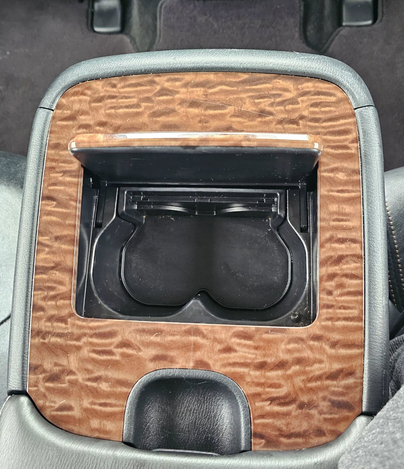 Used 2020 Nissan Armada SL w/ Premium Package image 12