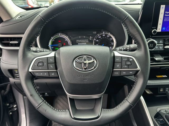 Used 2024 Toyota Highlander XLE image 16