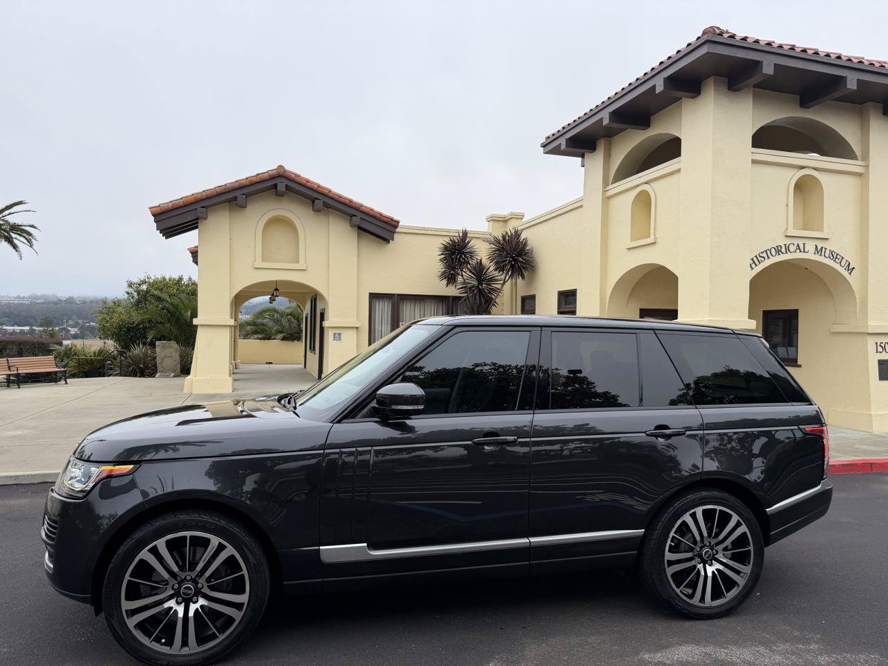 Used 2014 Land Rover Range Rover Supercharged AWD/4WD image 4