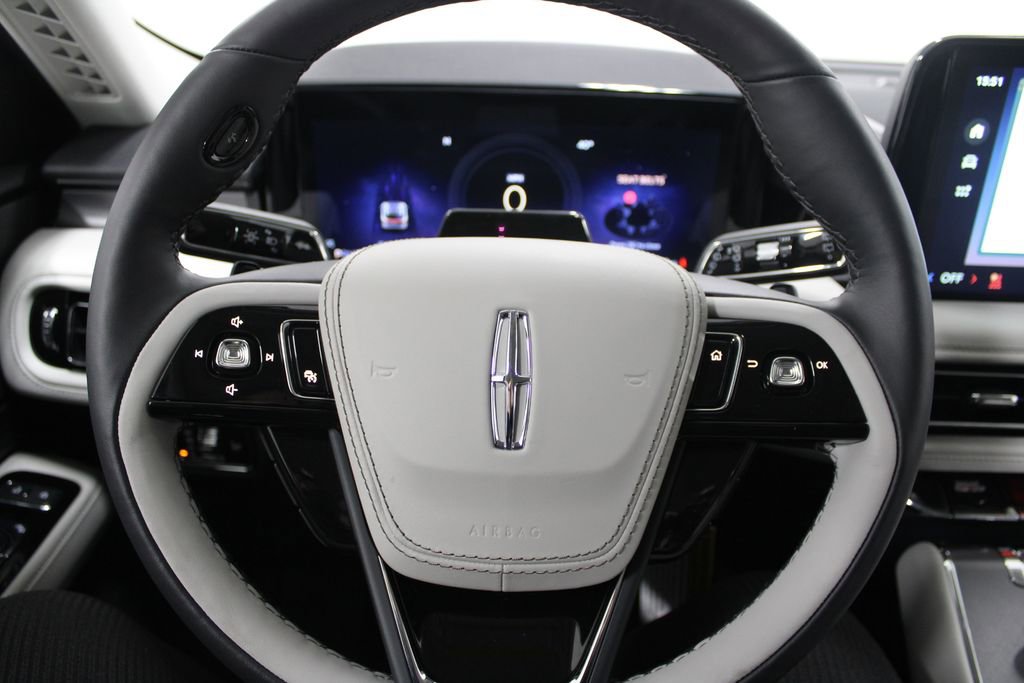 New 2026 Lincoln Aviator 2WD w/ Jet Appearance Package image 37