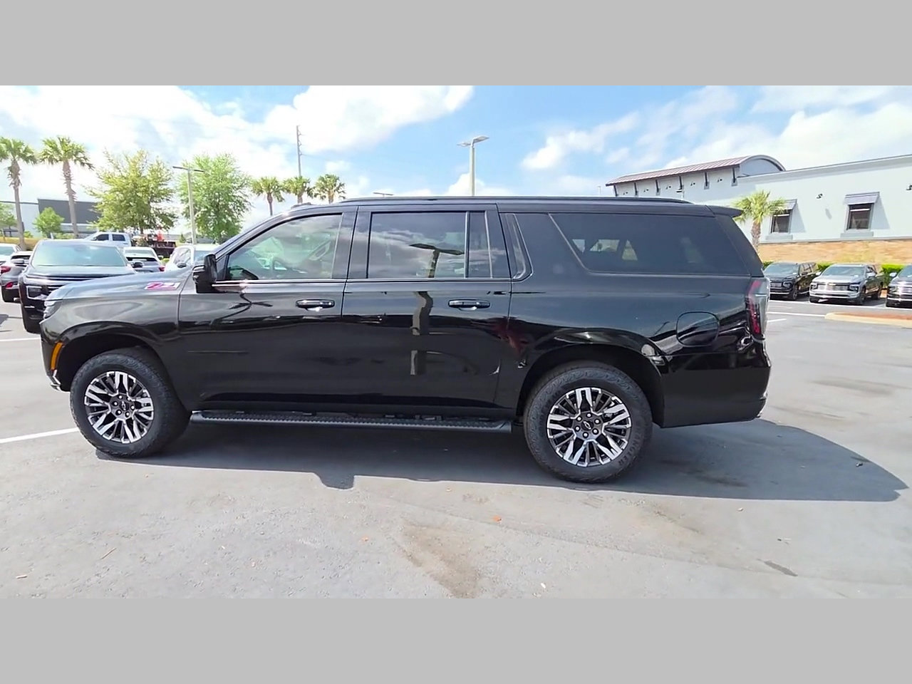 New 2026 Chevrolet Suburban Z71 w/ Comfort Package image 17