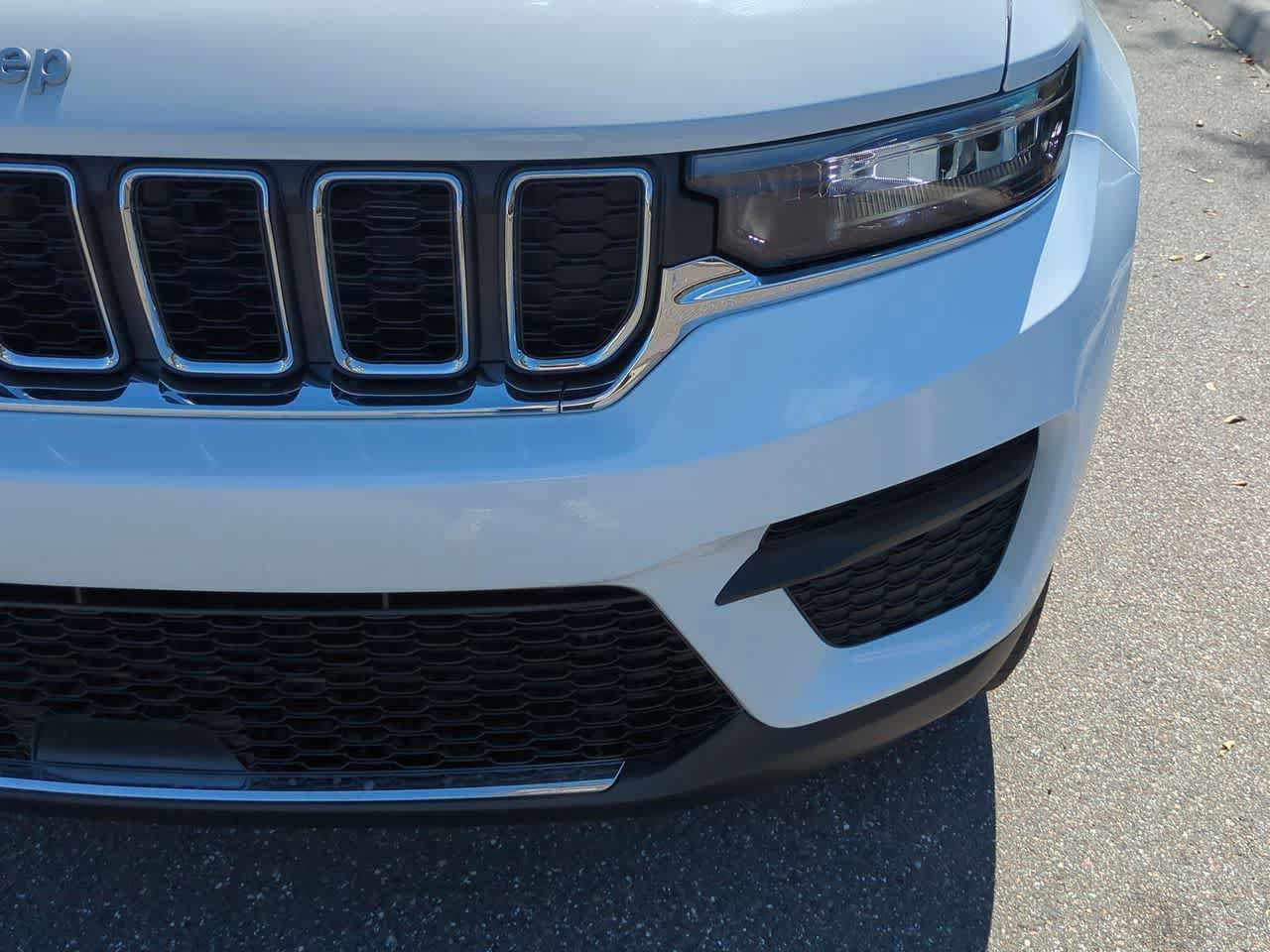New 2026 Jeep Grand Cherokee Laredo X AWD/4WD image 11