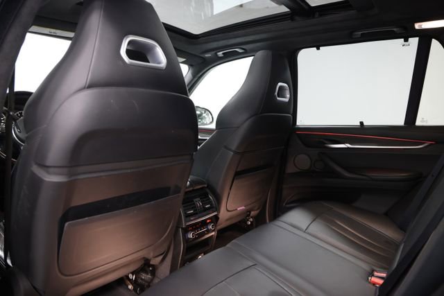 Used 2018 BMW X5 M AWD/4WD image 36