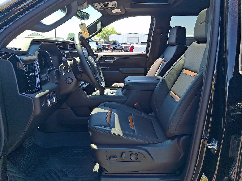 Used 2026 GMC Sierra 1500 AT4 w/ AT4 Premium Package AWD/4WD image 14