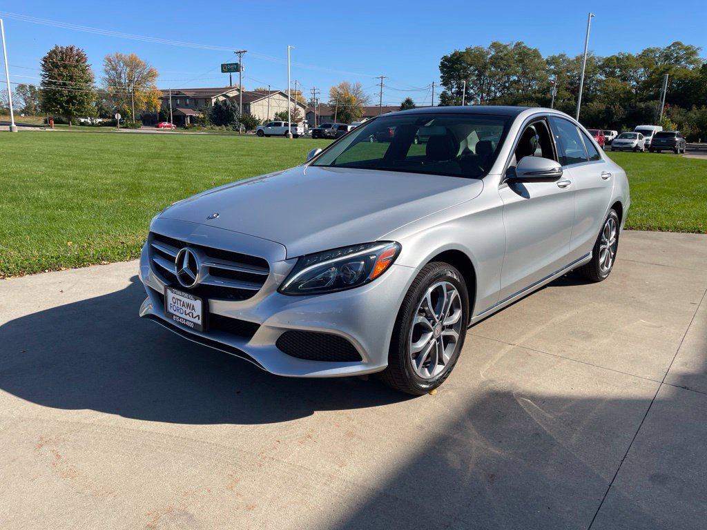 Used 2016 Mercedes-Benz C 300 4MATIC Sedan image 2
