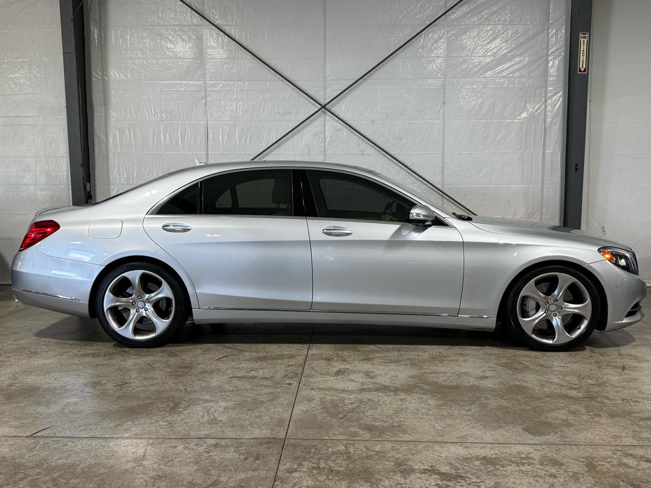 Used 2015 Mercedes-Benz S 550 Sedan w/ Premium 1 Package image 6