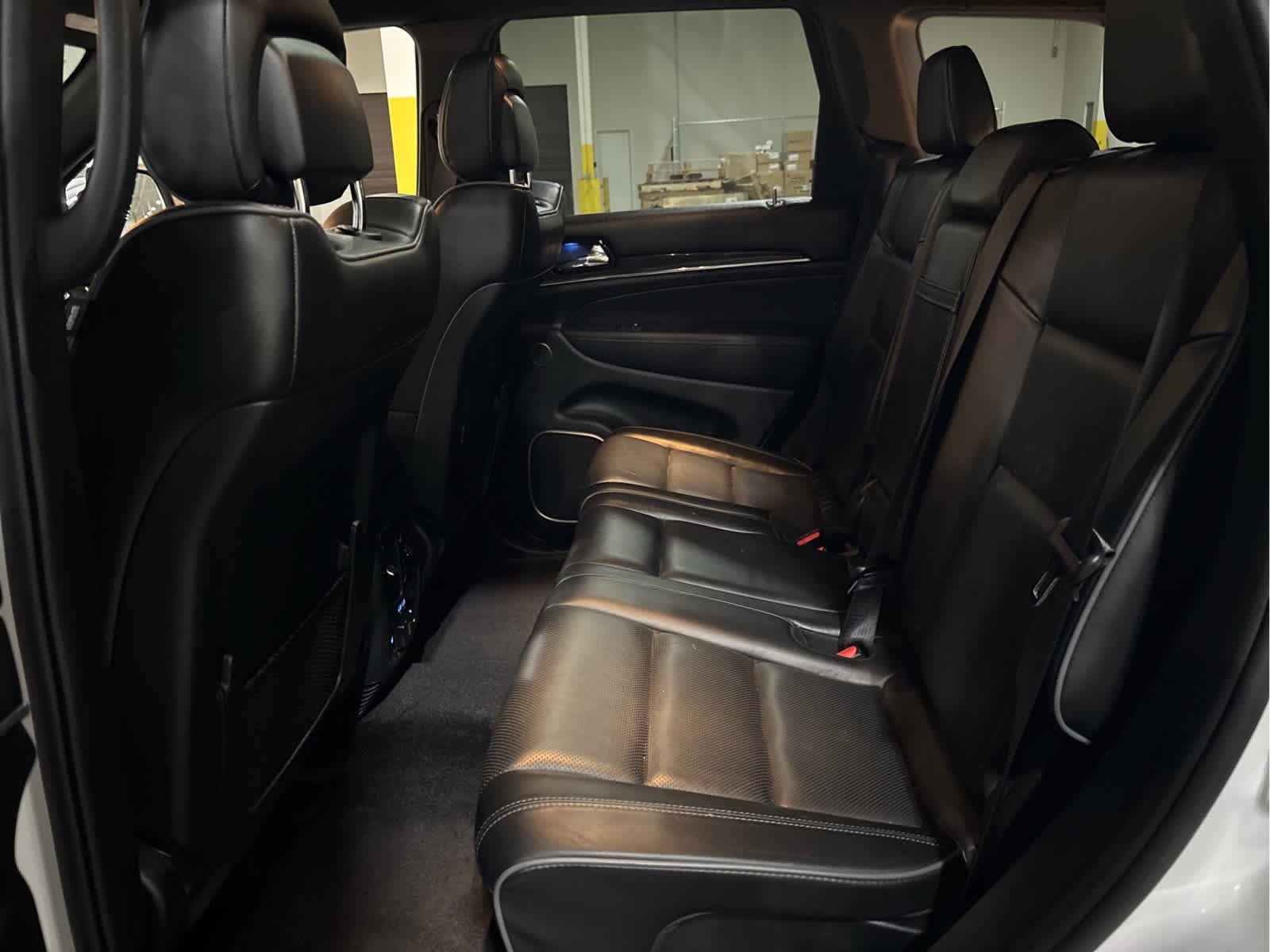 Used 2019 Jeep Grand Cherokee Overland AWD/4WD image 6