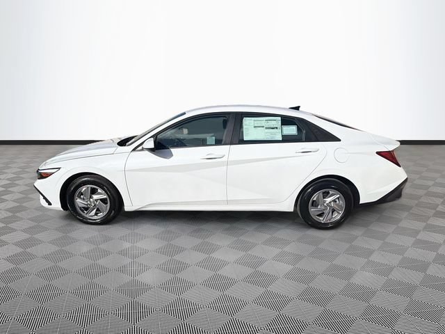 New 2026 Hyundai Elantra SE FWD image 4