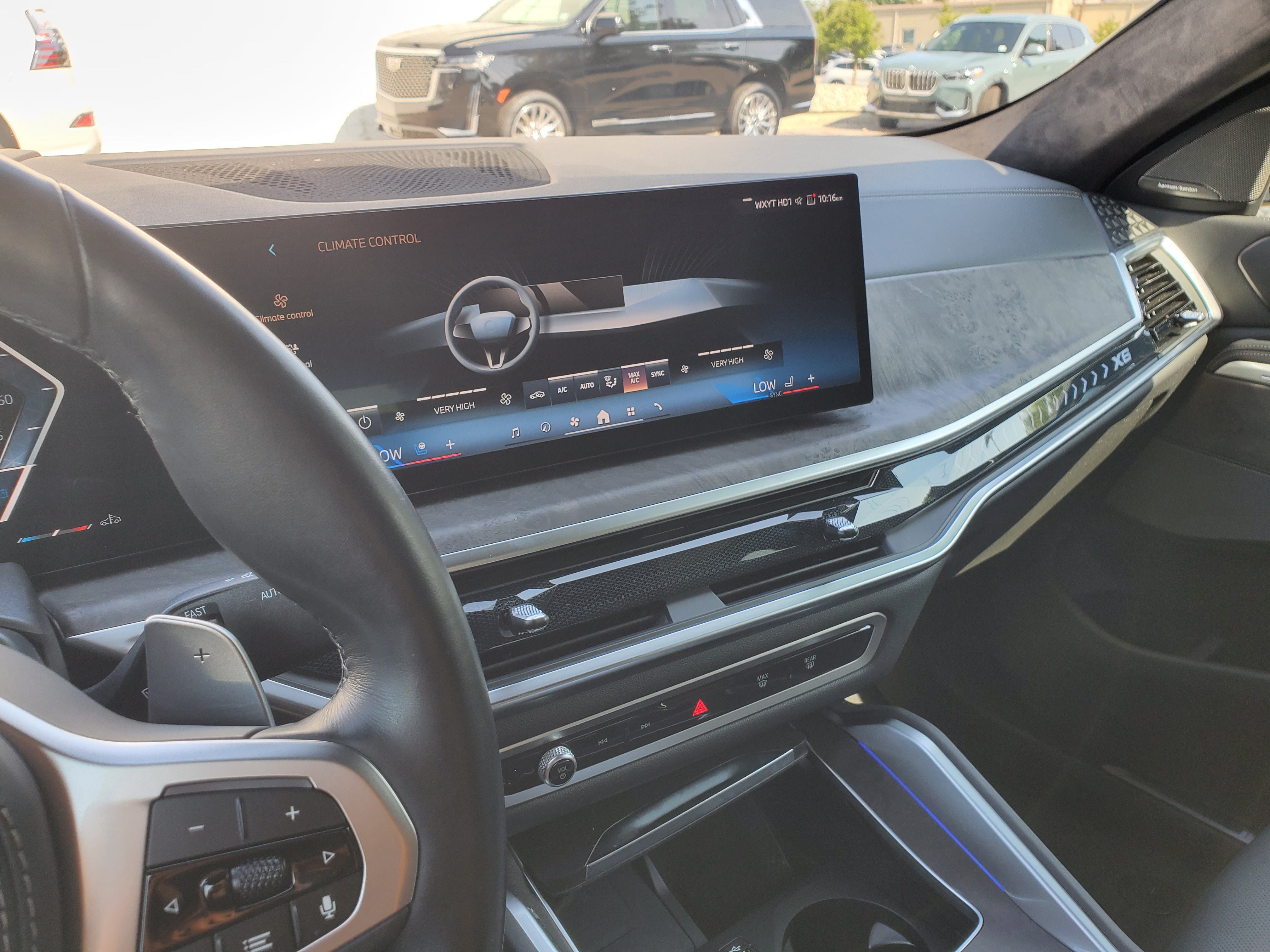 Used 2024 BMW X6 xDrive40i w/ Premium Package AWD/4WD image 12