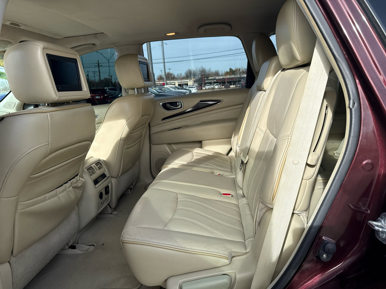 Used 2013 INFINITI JX35 AWD w/ Premium Pkg image 16