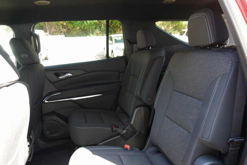 New 2026 Chevrolet Traverse LT w/ LPO, Floor Liner Package image 25