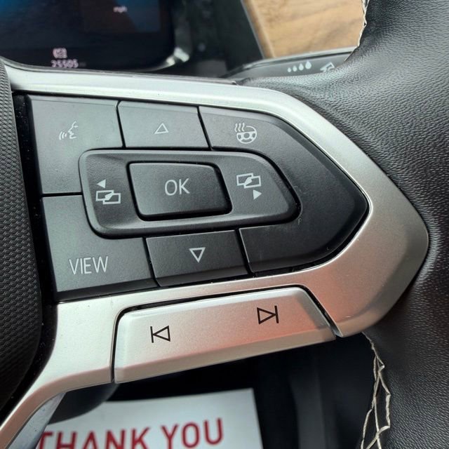 Used 2025 Volkswagen Atlas SE AWD/4WD image 25