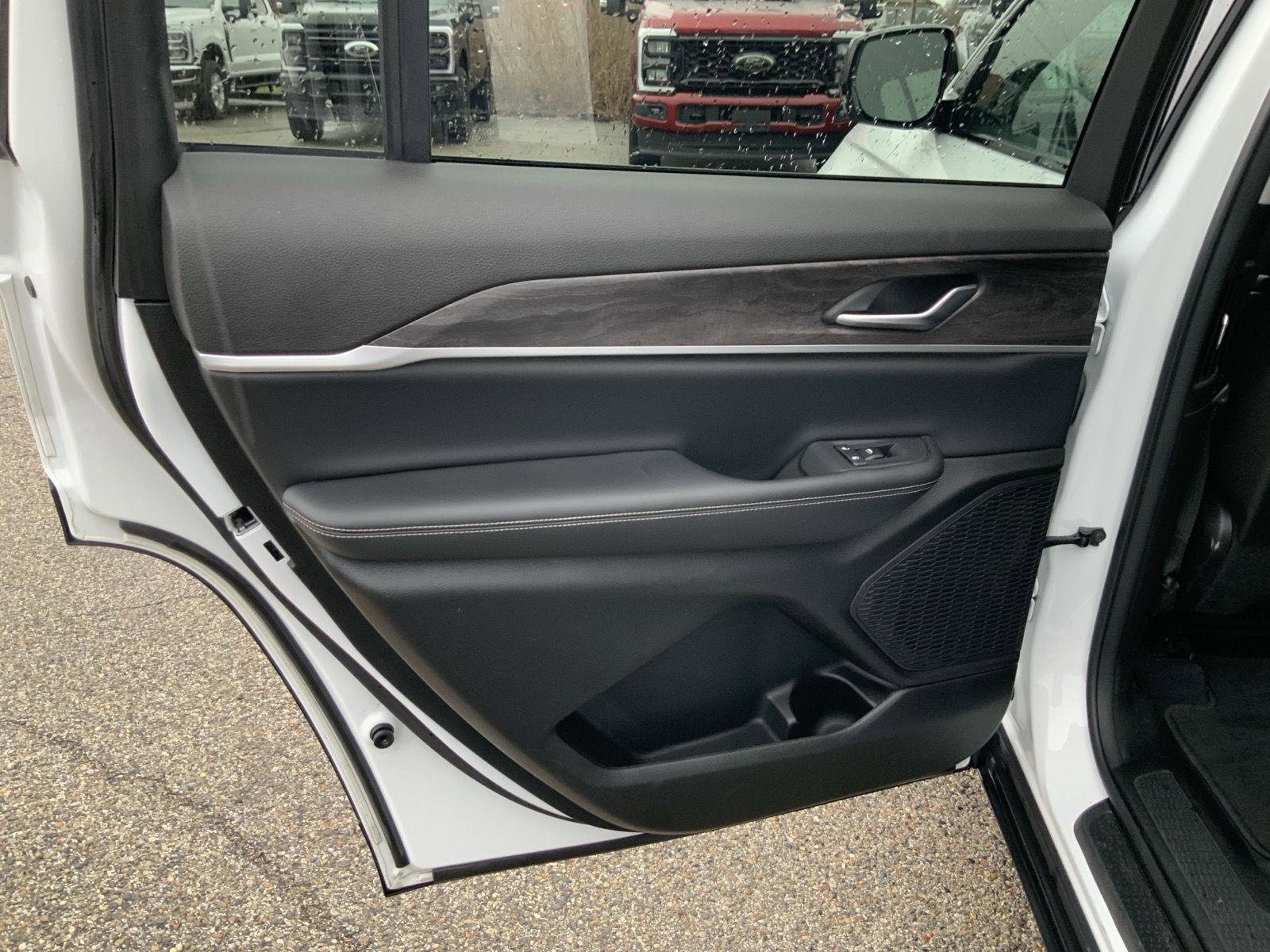 Used 2023 Jeep Grand Cherokee L Limited image 55