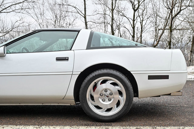 Used 1995 Chevrolet Corvette Coupe RWD image 5