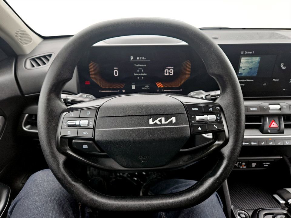 Used 2025 Kia K4 LXS image 13