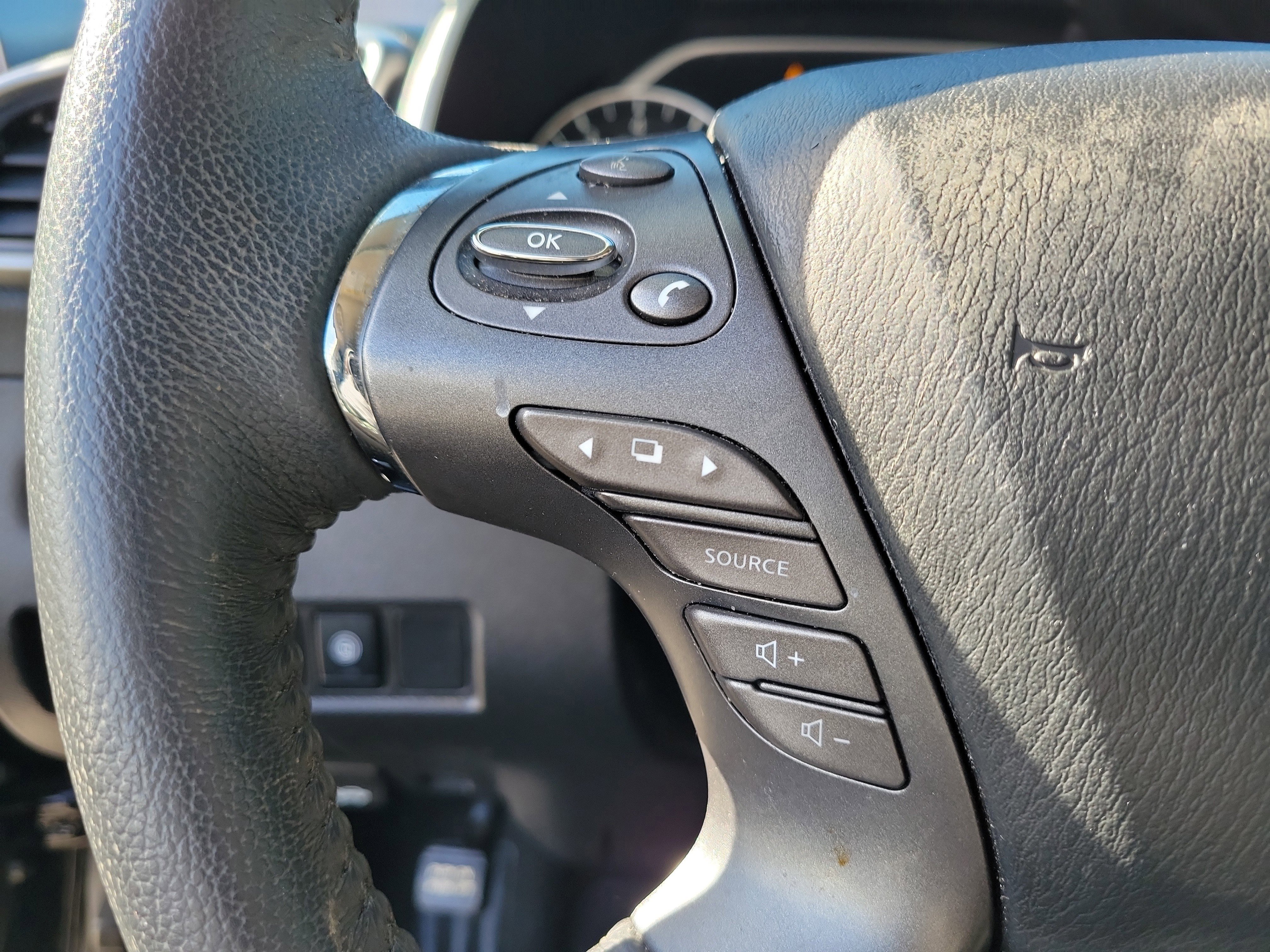 Used 2023 Nissan Murano SV w/ SV Midnight Edition Package image 23