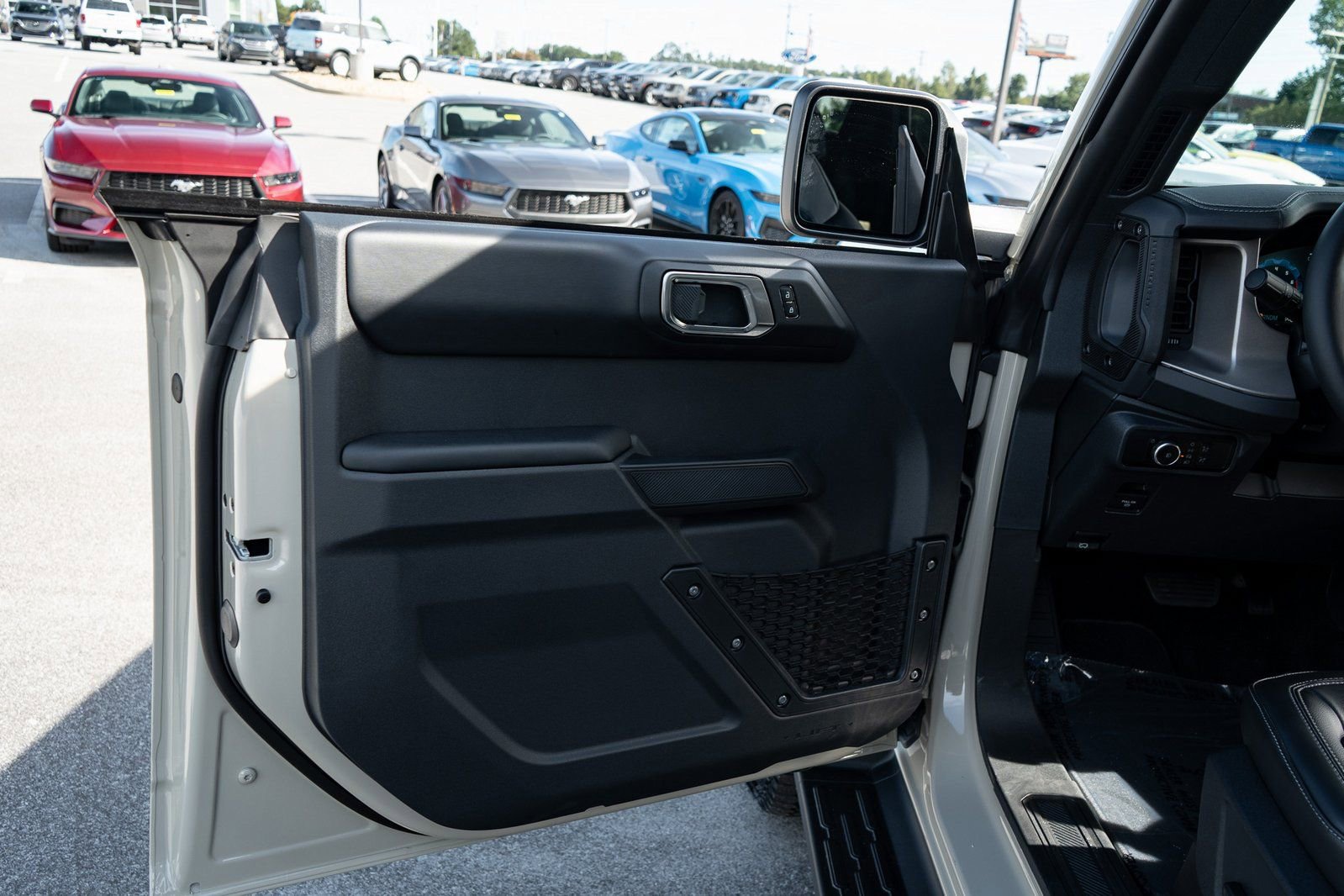New 2025 Ford Bronco Outer Banks w/ Sasquatch Package image 16