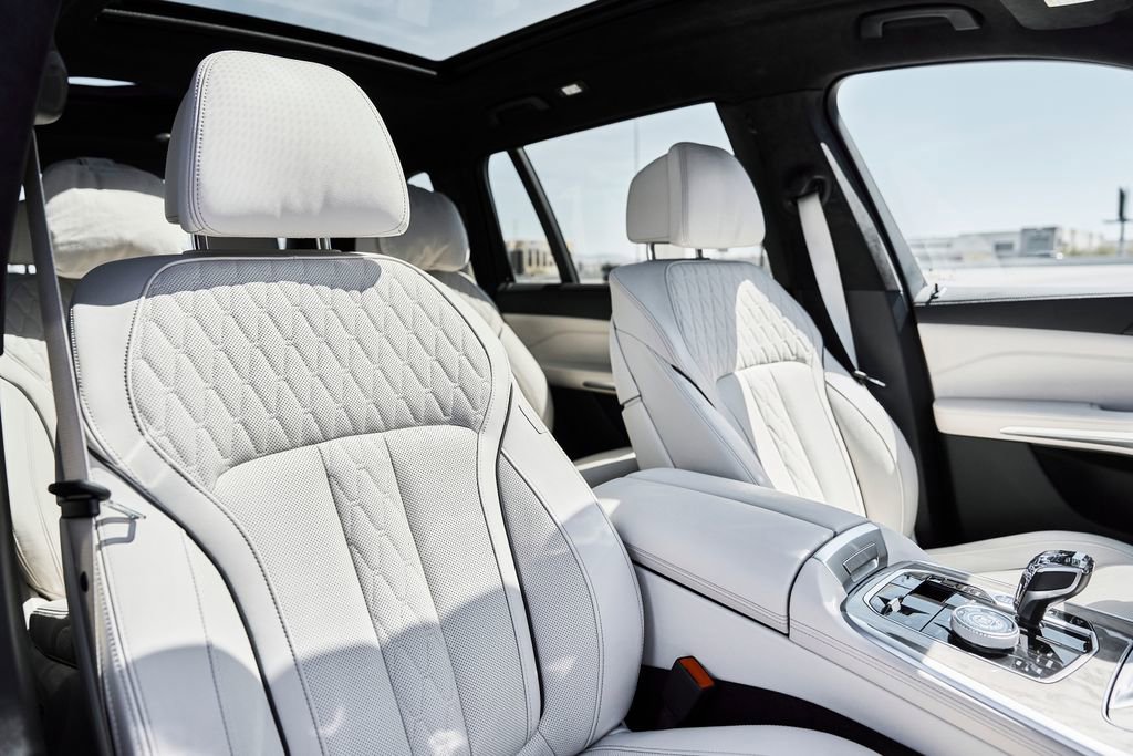 Used 2023 BMW ALPINA XB7 image 46