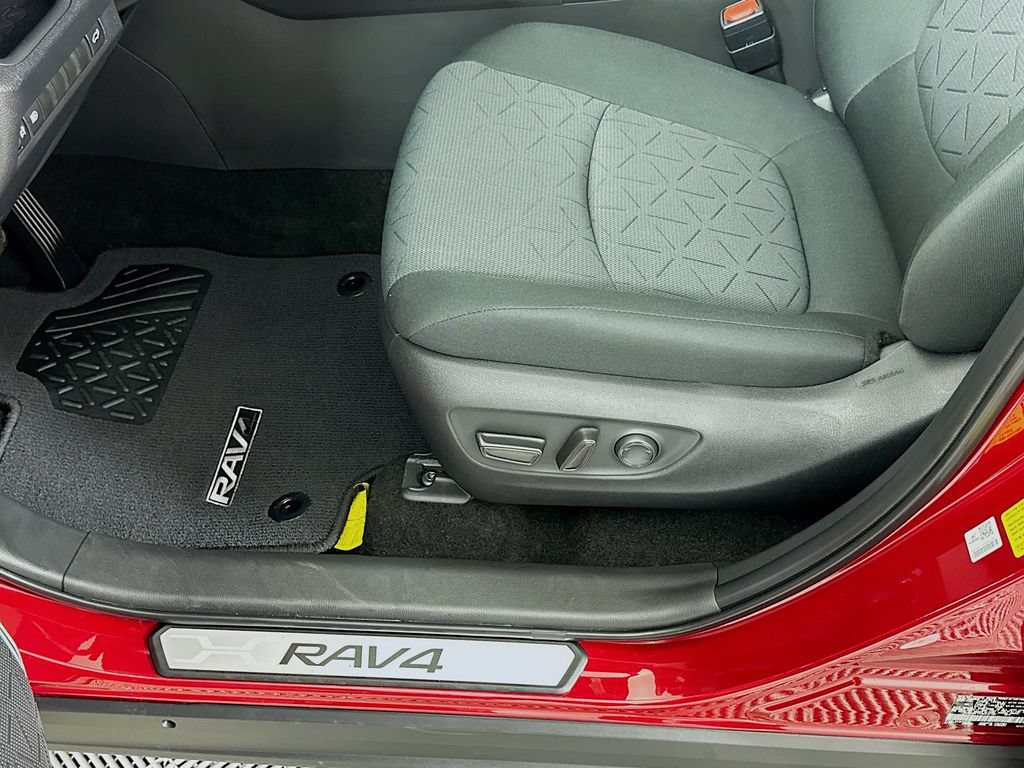 Certified 2025 Toyota RAV4 XLE w/ Convenience Package FWD image 19
