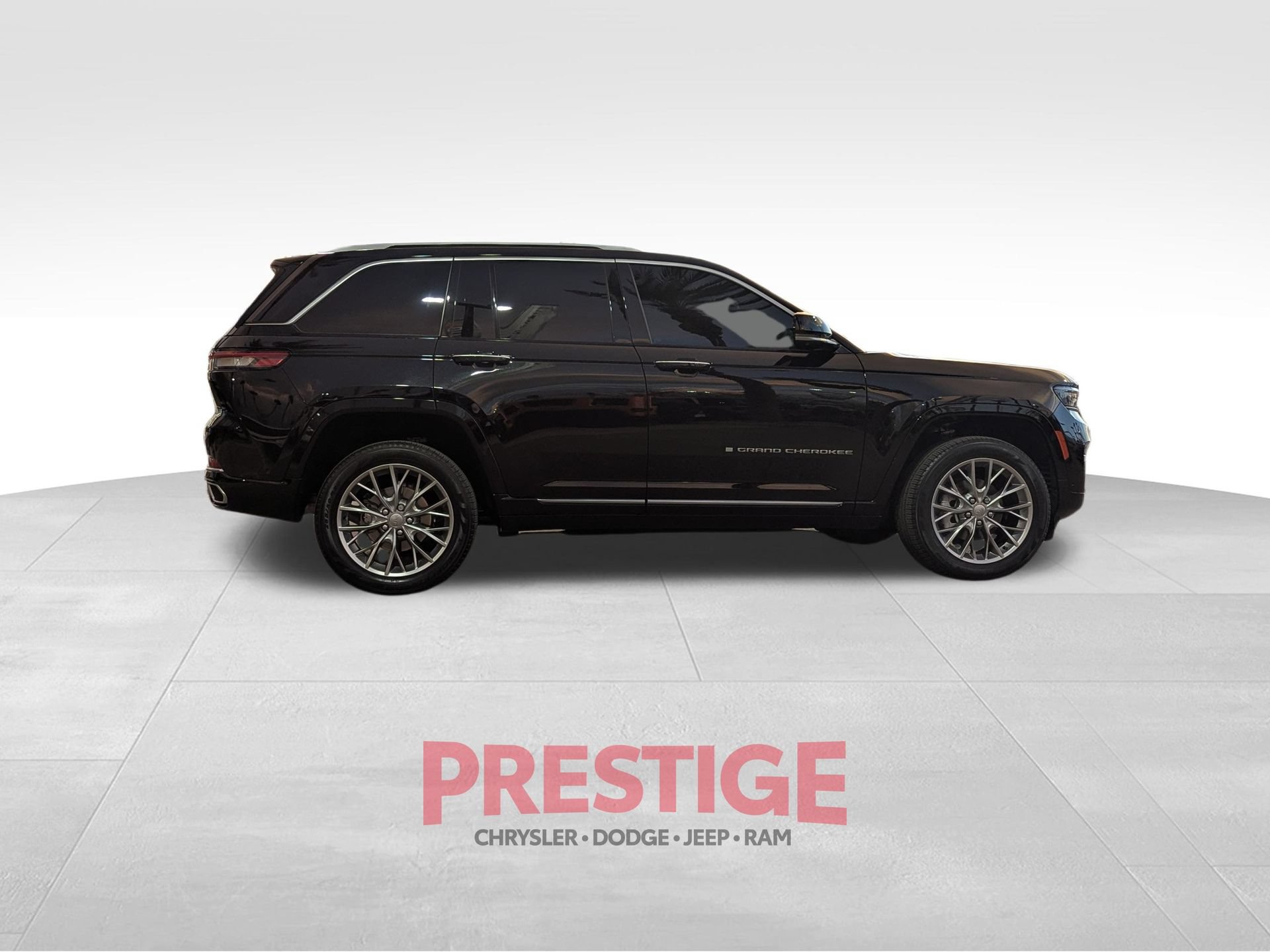 Used 2024 Jeep Grand Cherokee Summit w/ Adv Protech Group IV AWD/4WD image 6