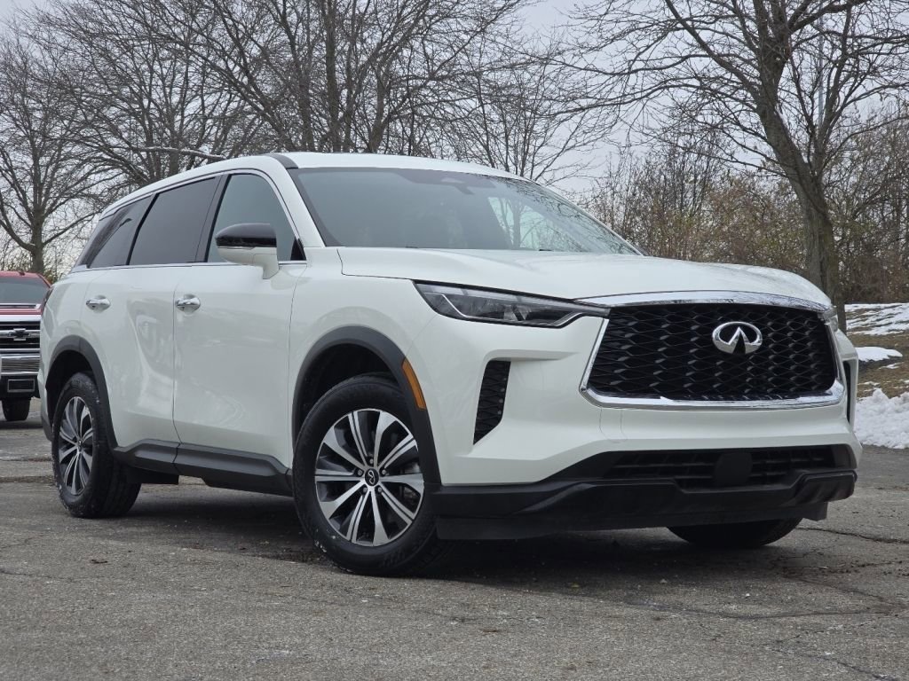 Used 2024 INFINITI QX60 Pure image 2