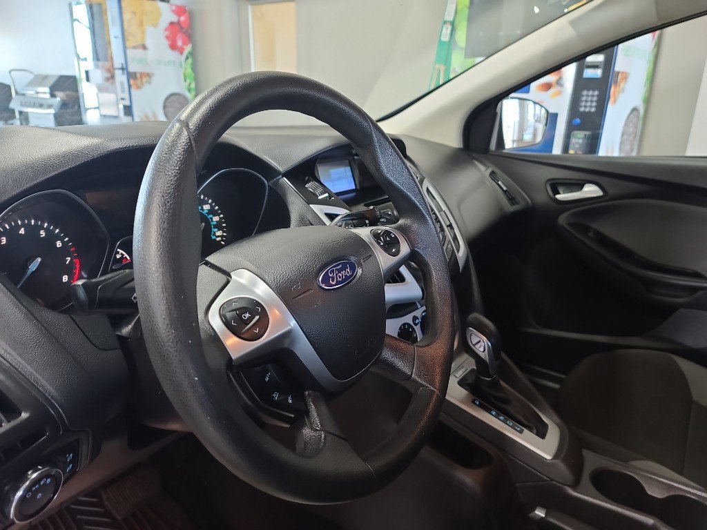 Used 2014 Ford Focus SE image 6