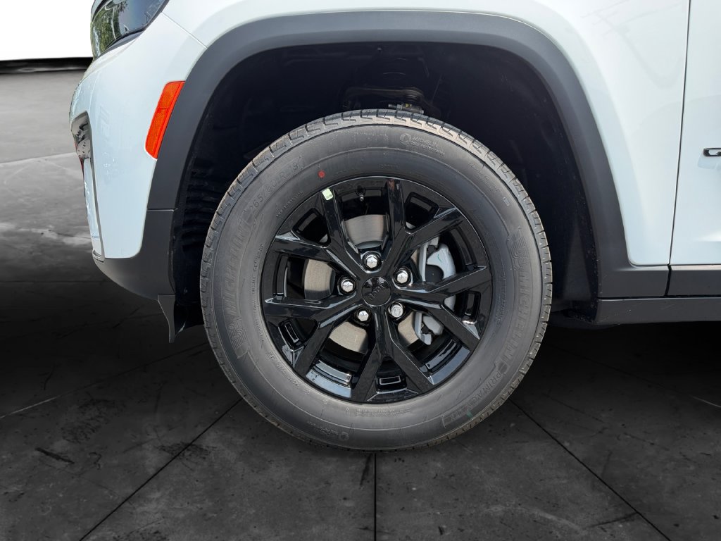 New 2026 Jeep Grand Cherokee Altitude AWD/4WD image 14