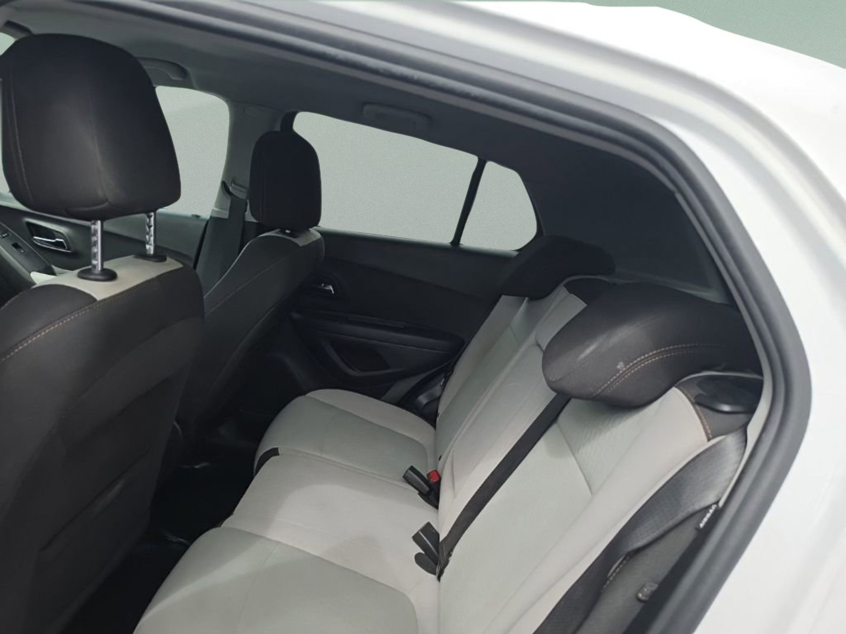 Used 2020 Chevrolet Trax LS w/ Tint and Cruise Package FWD image 28