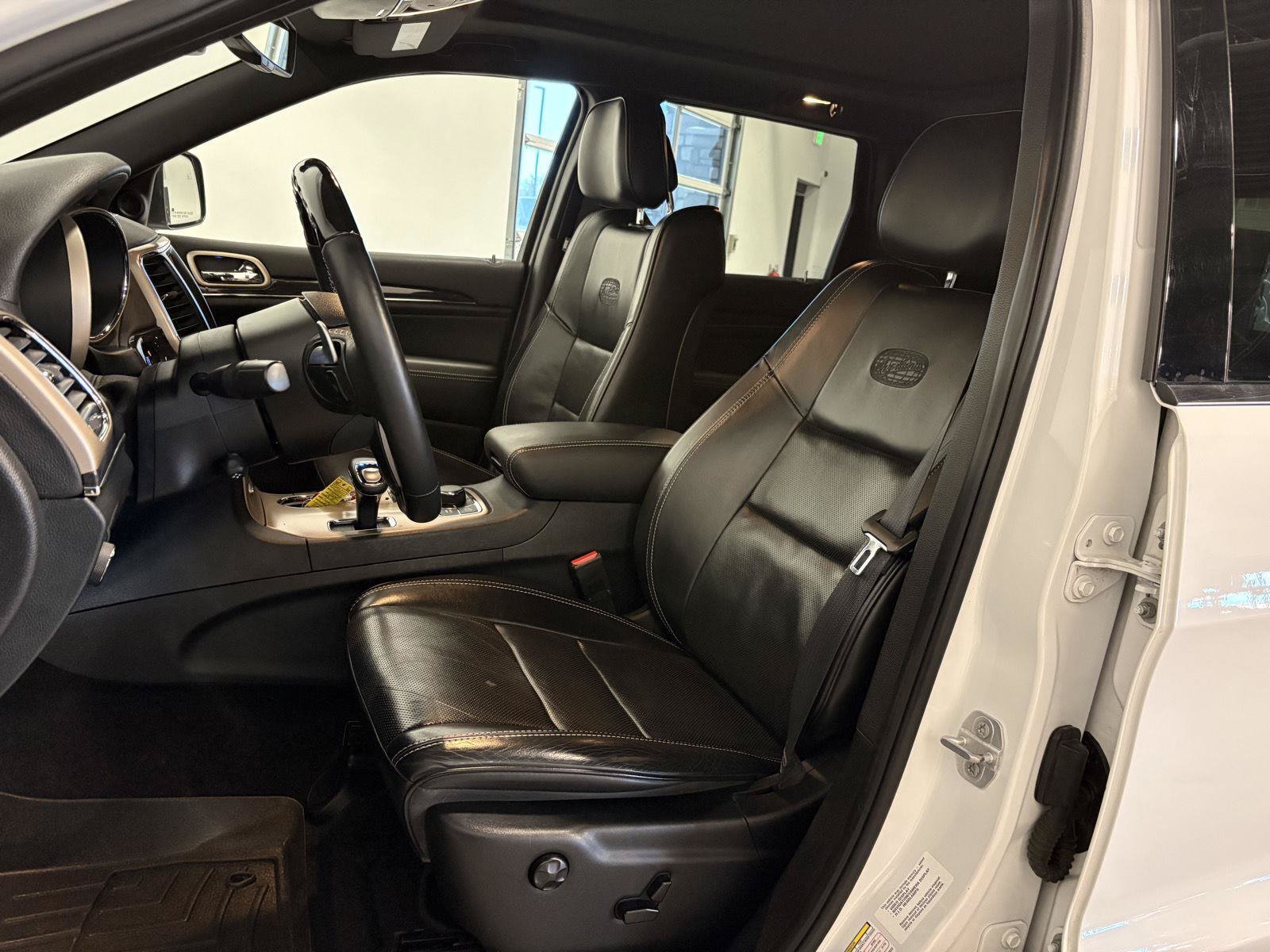 Used 2015 Jeep Grand Cherokee Overland AWD/4WD image 20
