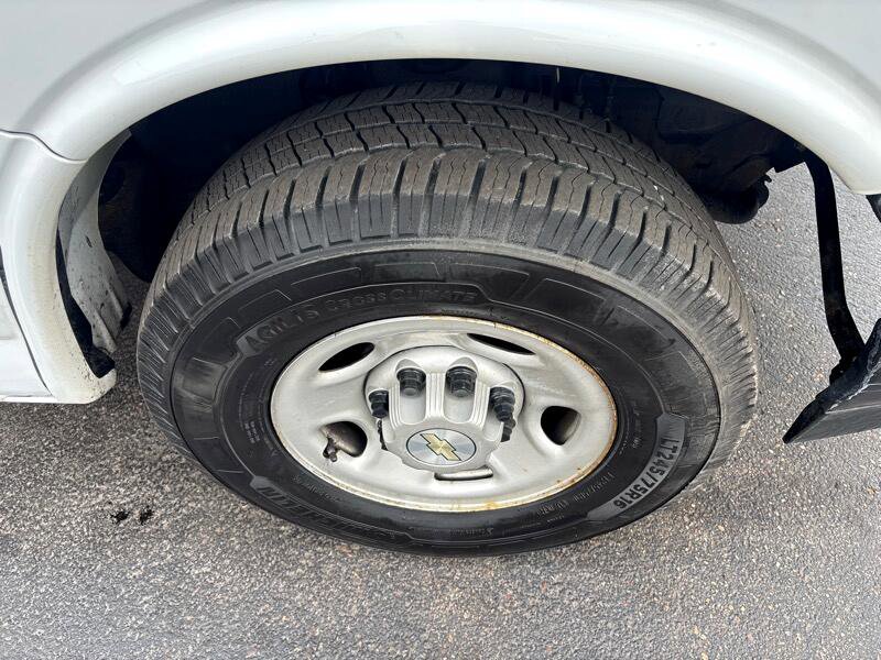 Used 2021 Chevrolet Express 2500 w/ Driver Convenience Package image 30