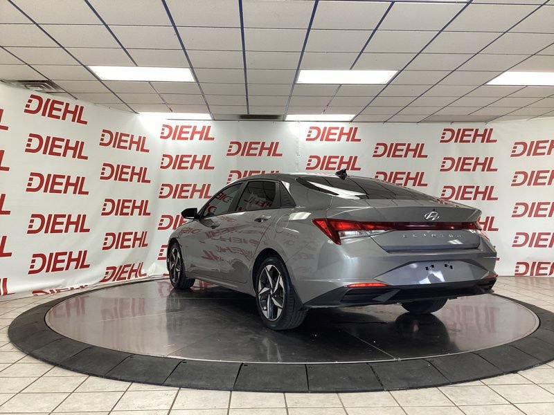 Used 2023 Hyundai Elantra SEL w/ Convenience Package FWD image 5