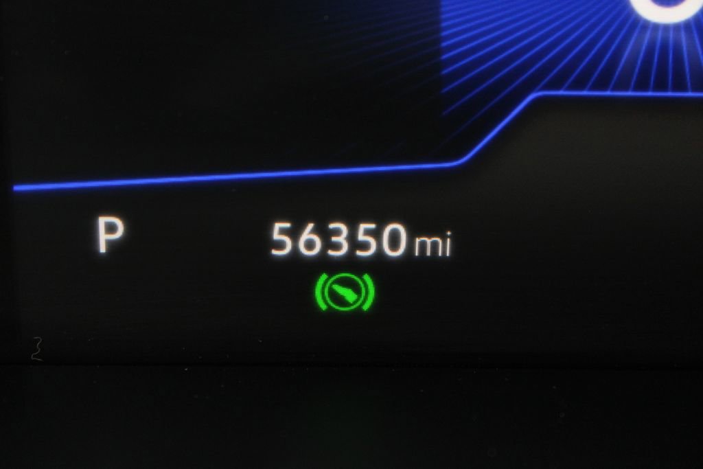 Used 2022 Volkswagen Tiguan SE w/ Panoramic Sunroof Package image 28