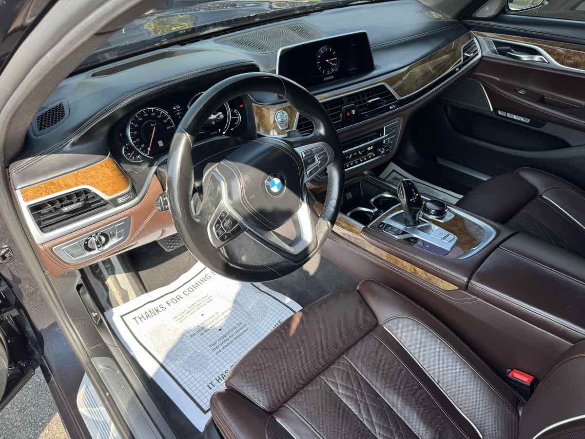 Used 2016 BMW 750i xDrive AWD/4WD image 11