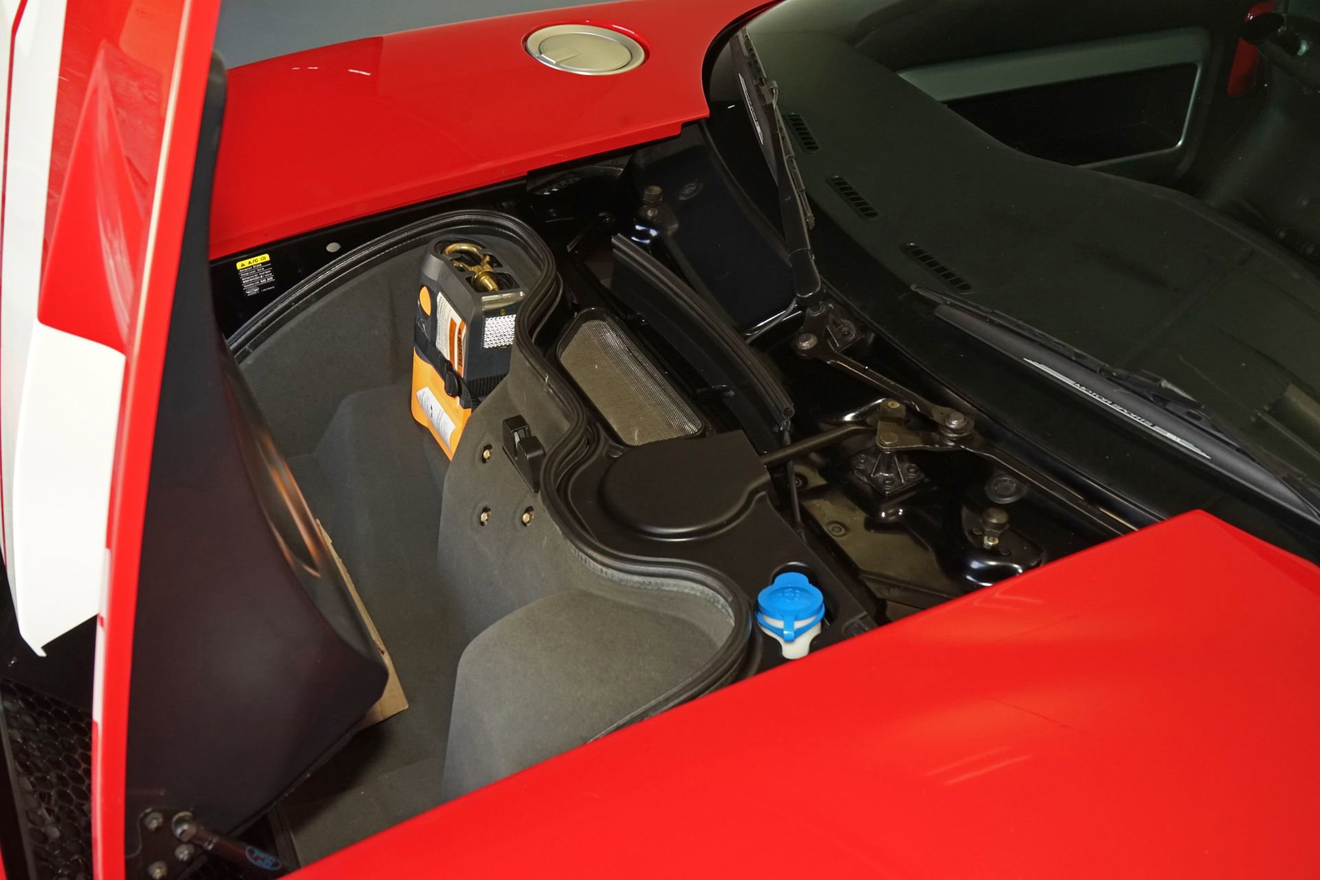 Used 2005 Ford GT image 25