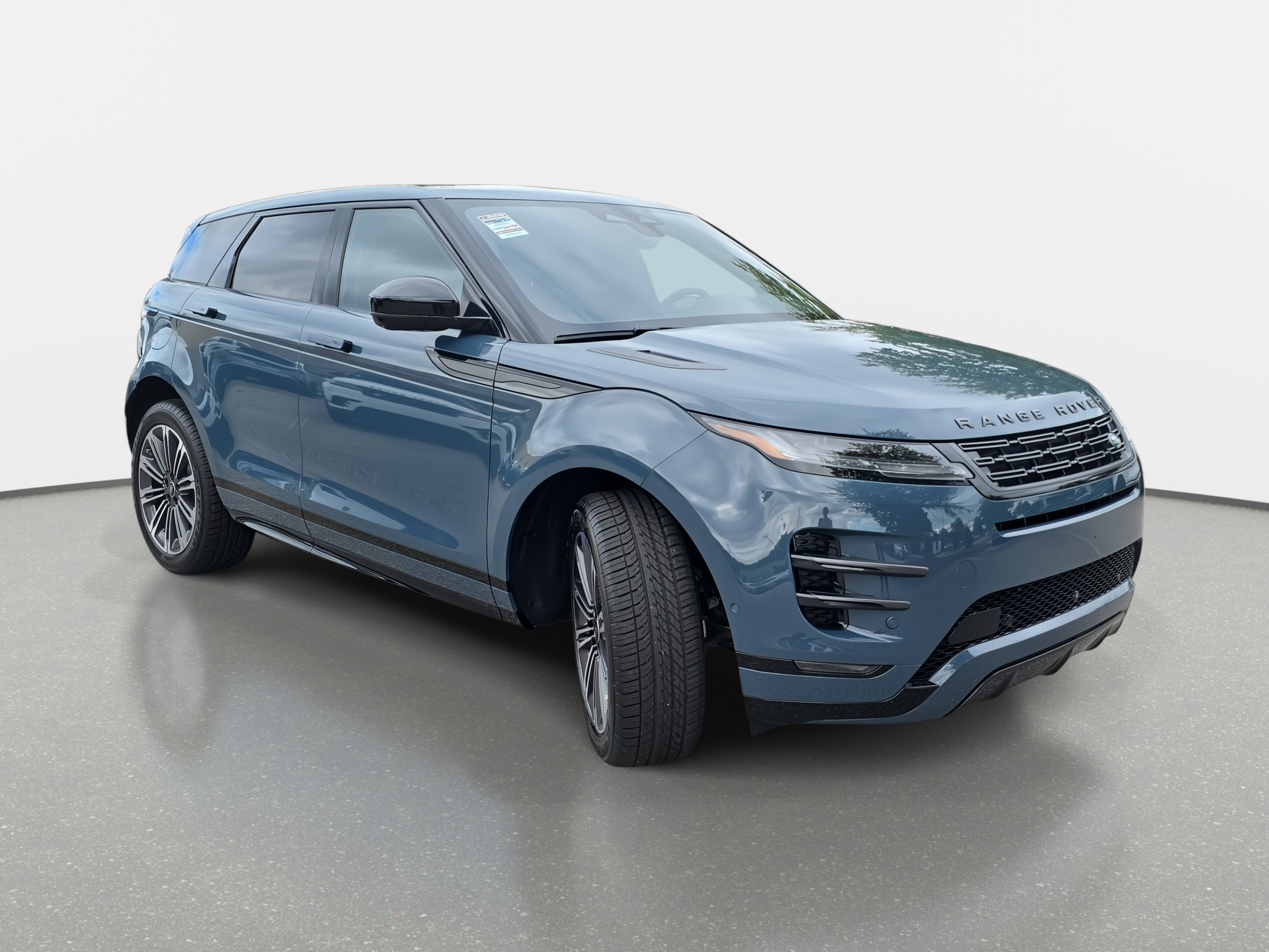 New 2026 Land Rover Range Rover Evoque Dynamic SE image 3