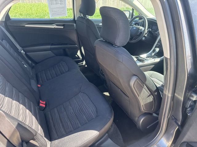 Used 2016 Ford Fusion SE FWD image 18
