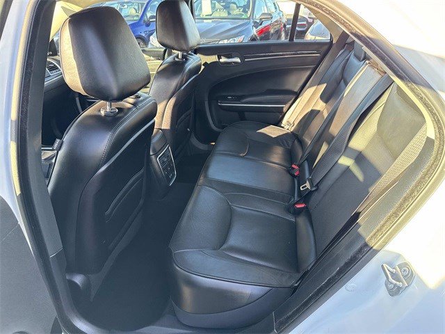 Used 2019 Chrysler 300 Limited w/ Safetytec Plus Group image 17