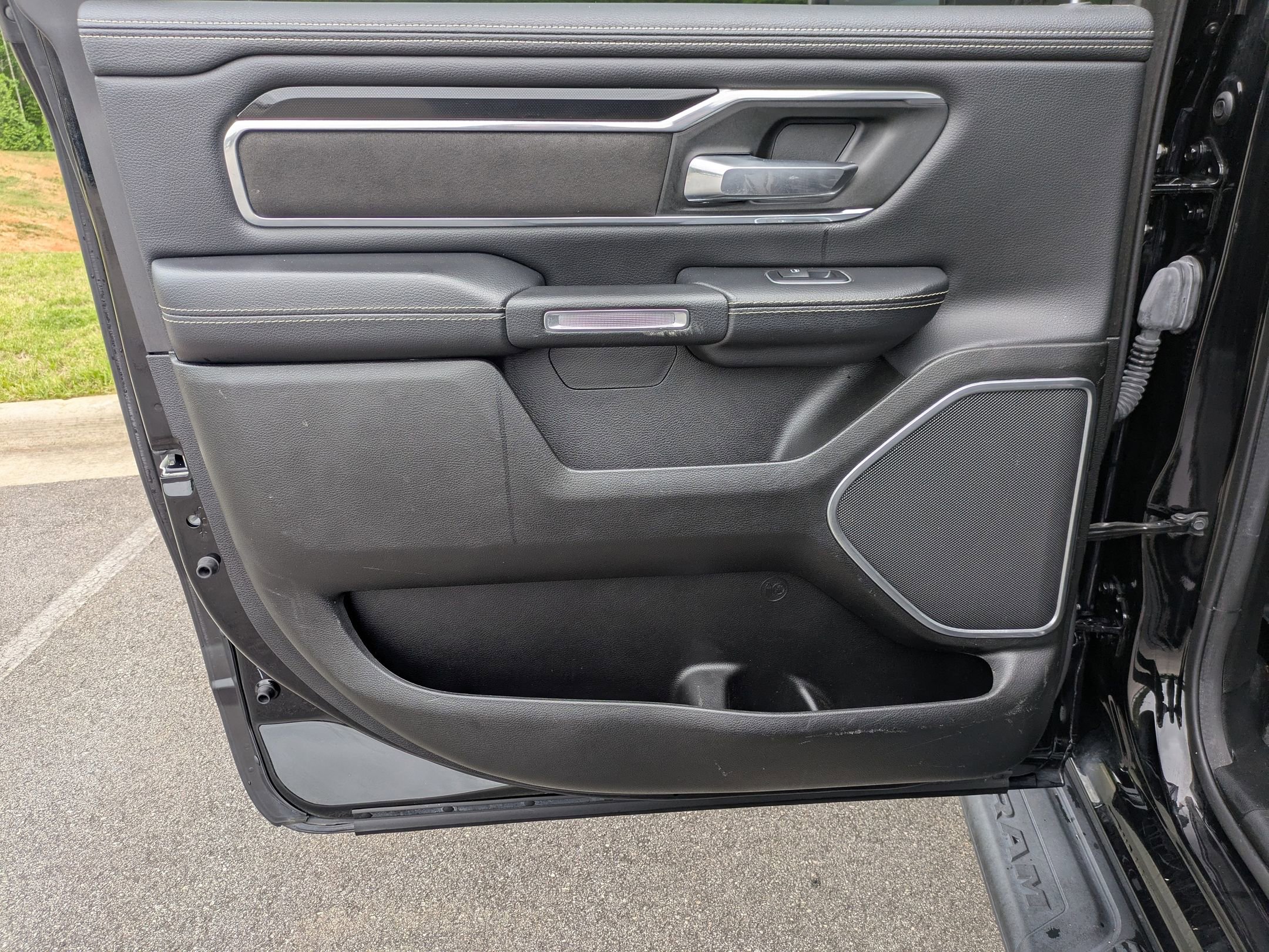 Used 2022 RAM 1500 Laramie AWD/4WD image 27