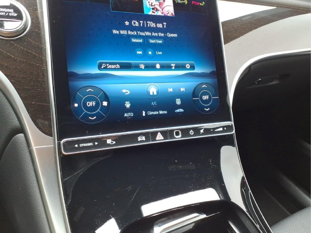 Used 2025 Mercedes-Benz GLC 300 image 6