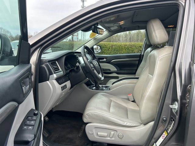 Used 2018 Toyota Highlander Limited image 13