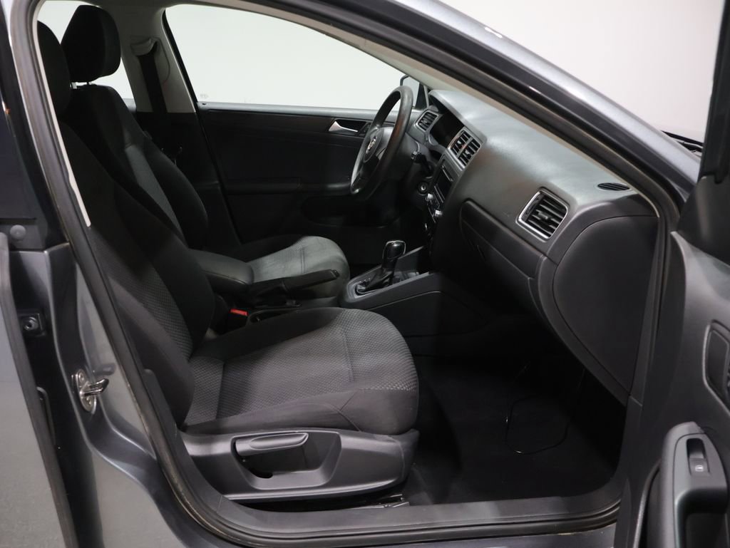 Used 2013 Volkswagen Jetta S image 21