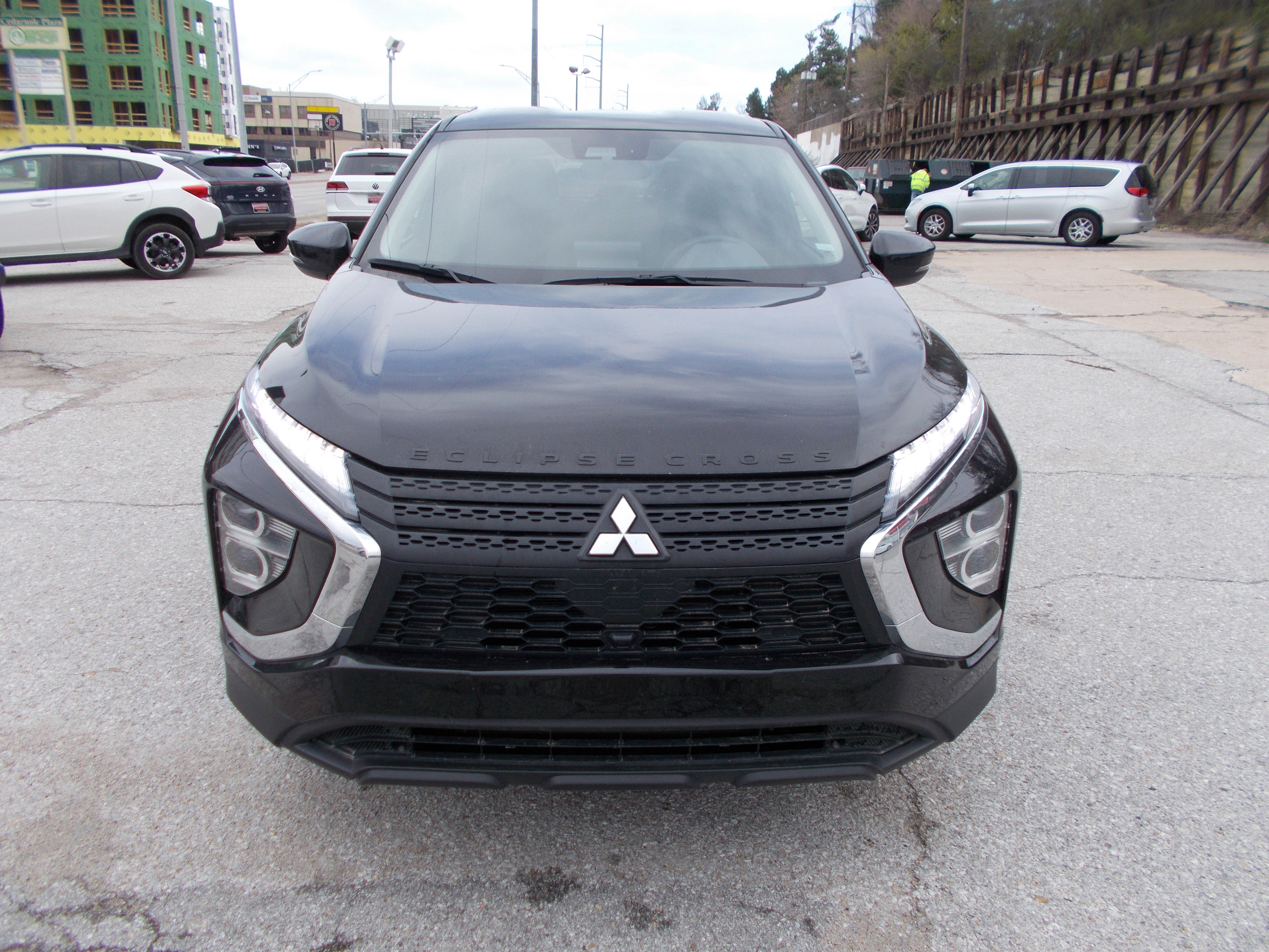 Used 2024 Mitsubishi Eclipse Cross LE AWD/4WD image 2