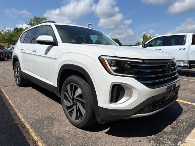 Used 2025 Volkswagen Atlas SE AWD/4WD image 4