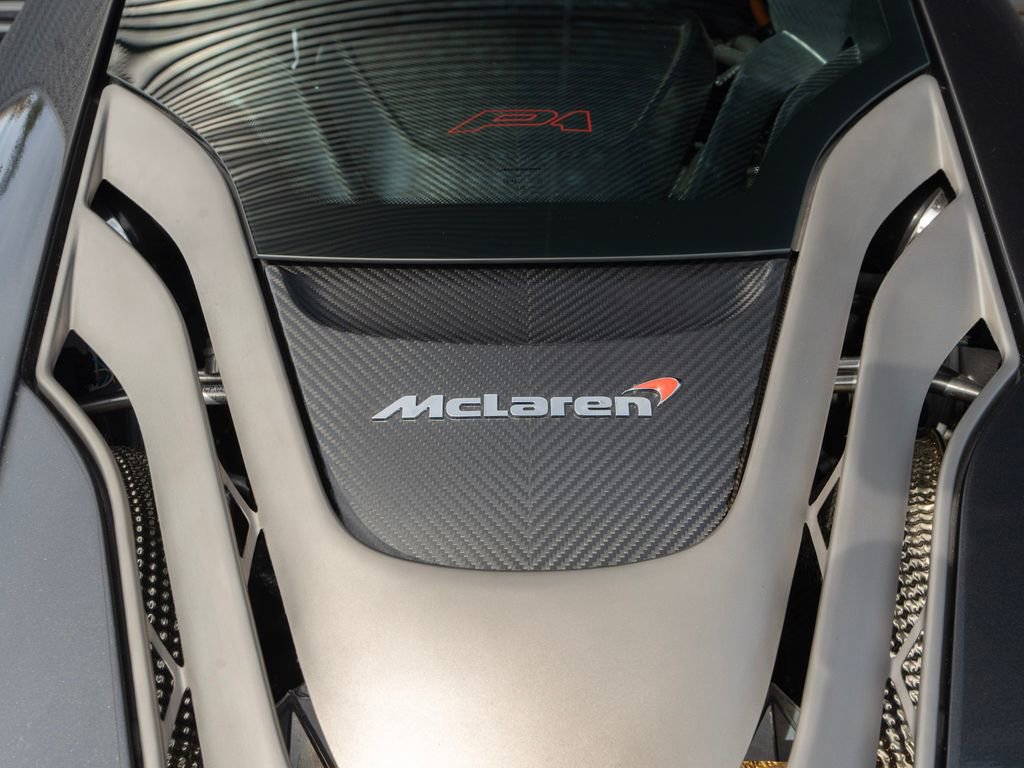 Used 2015 McLaren P1 image 12