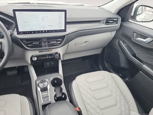 Used 2024 Ford Escape SE w/ PHEV Premium Package image 13
