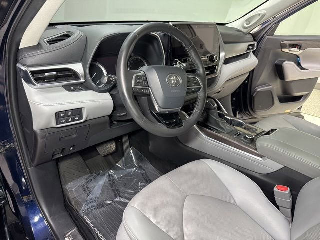Used 2020 Toyota Highlander Platinum AWD/4WD image 15