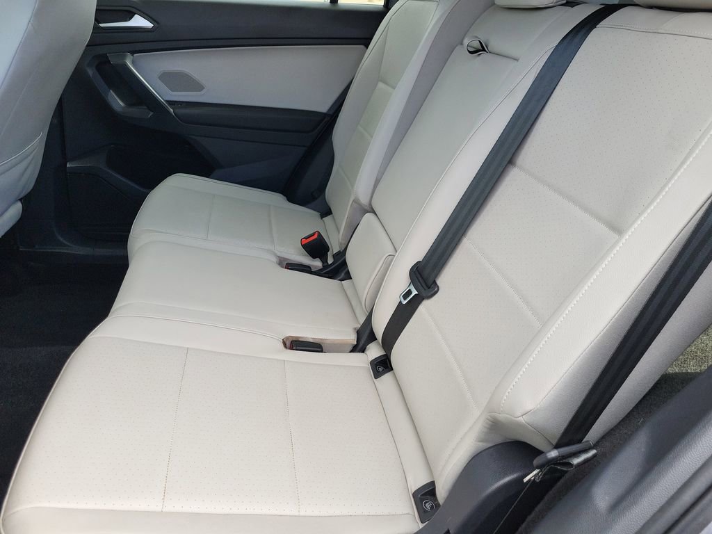 Used 2021 Volkswagen Tiguan SE AWD/4WD image 12