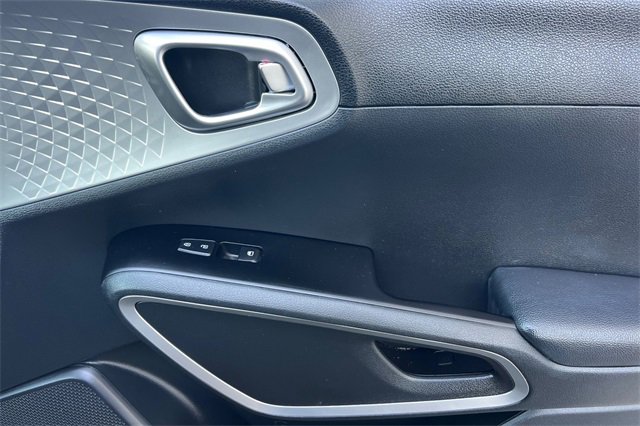 Used 2024 Kia Soul LX w/ Option Group 015 image 22